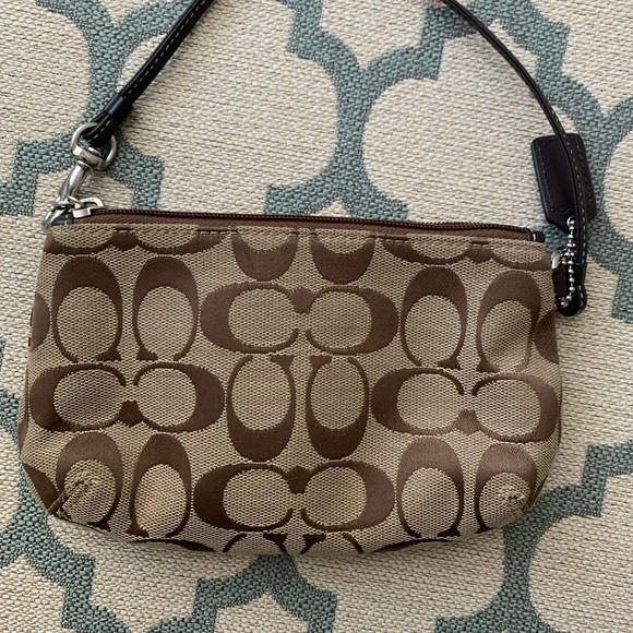Coach Wristlet - Picture 2 of 8